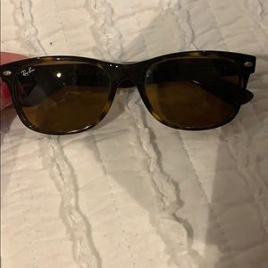ray ban wayfarer sunglasses